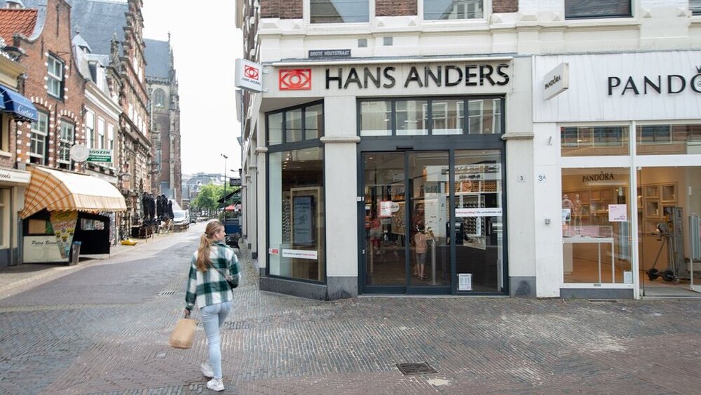 Brillenwinkels van Hans Anders staan te koop