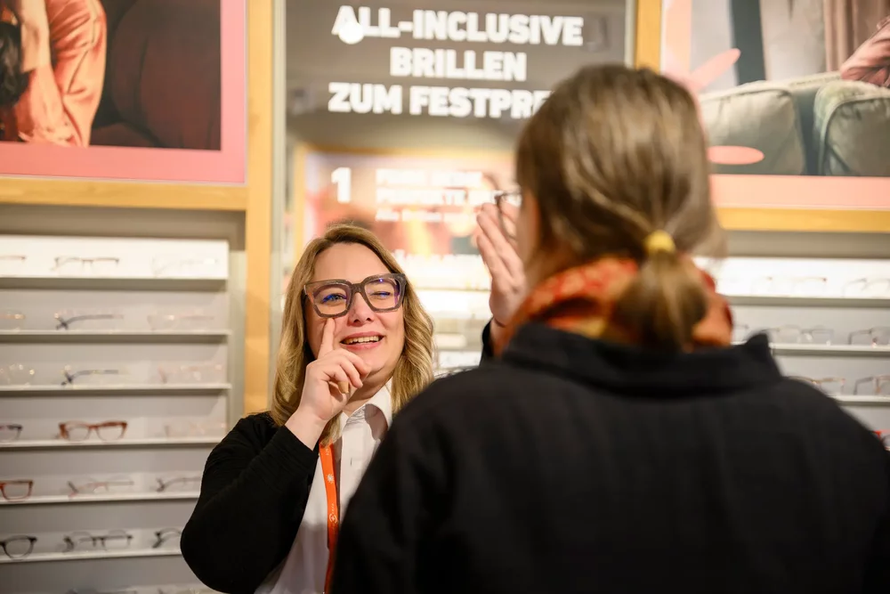 Neue Optikerfilialeeyes + more eröffnet in Amstetten, plant 40 Shops in Österreich