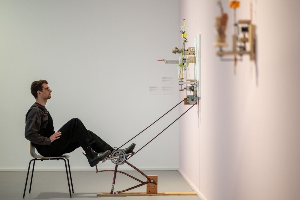 Mika Rottenberg, #33 with bamboo and bicycle, 2022, © Mika Rottenberg, courtesy the artist and Hauser & Wirth, Foto Fabian Strauch.jpg