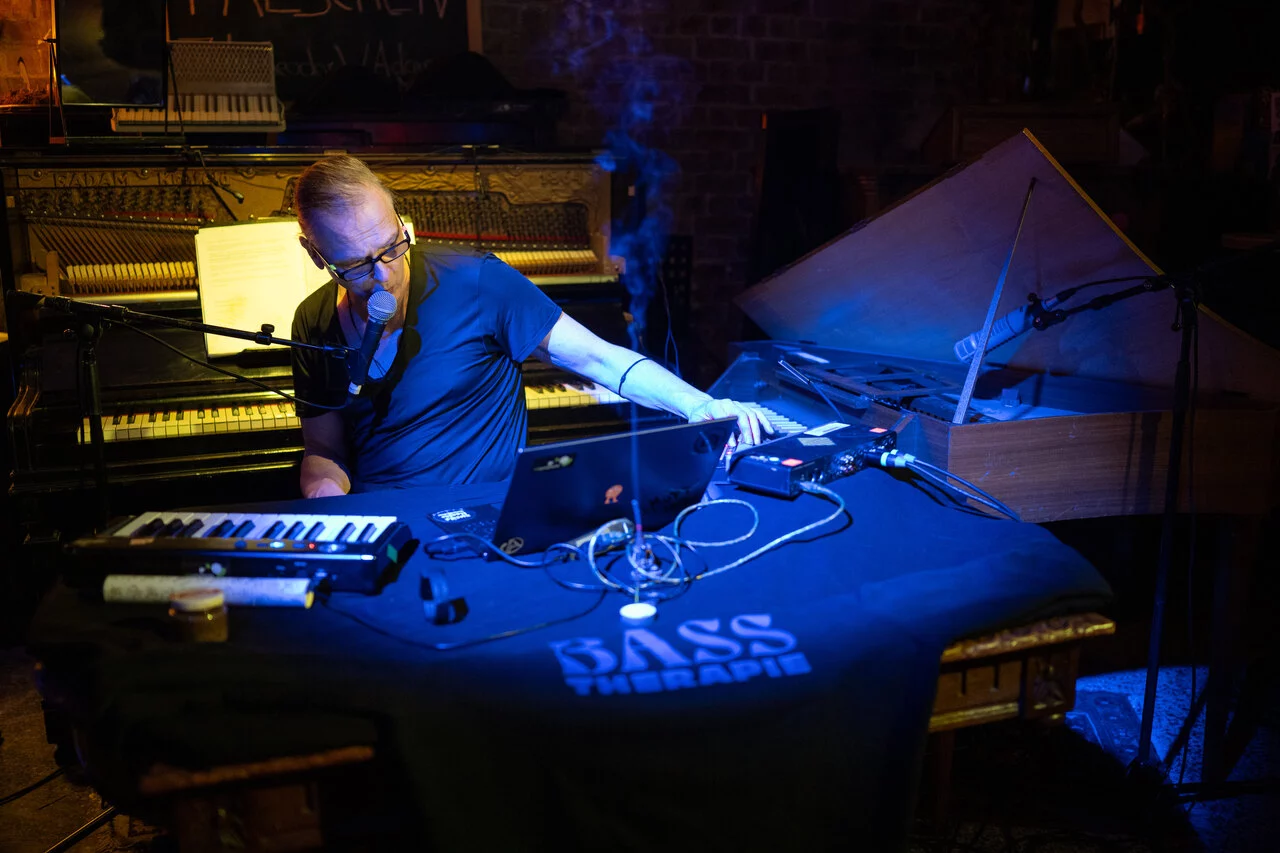 Basstherapie_VI_Foto Künstler.jpg