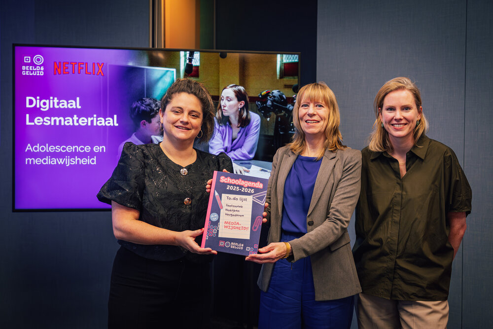 Mede-initiatiefnemer Barbara Kathmann (GL-PvdA) met Helen Meijer (Beeld & Geluid) en Jasmijn Touw (Netflix).jpg