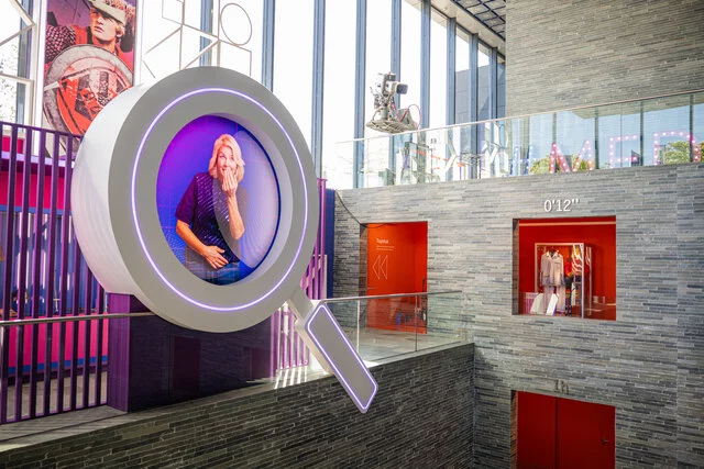 Irene Moors is als een van de gezichten van Heel Holland Zoekt ook te zien in de expo bij Beeld & Geluid