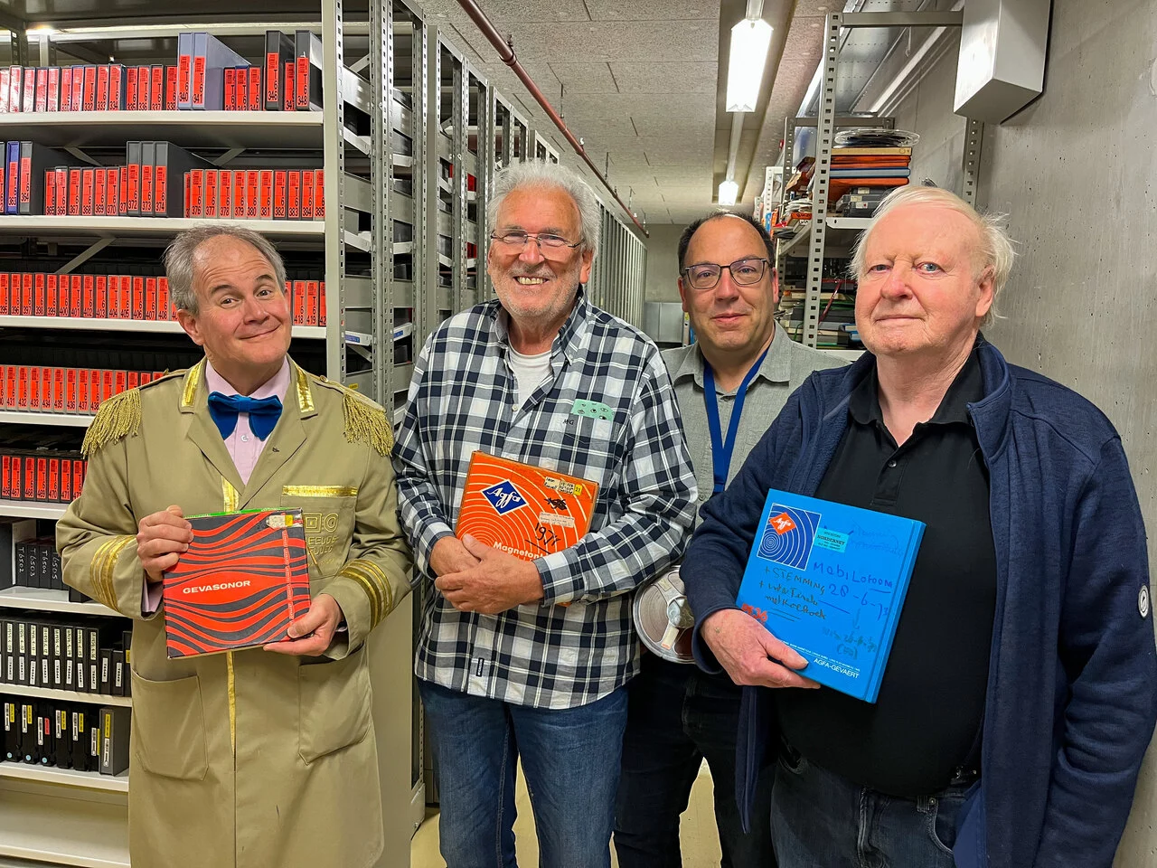 Directeur Eppo van Nispen tot Sevenaer met het bestuur van Stichting Norderney