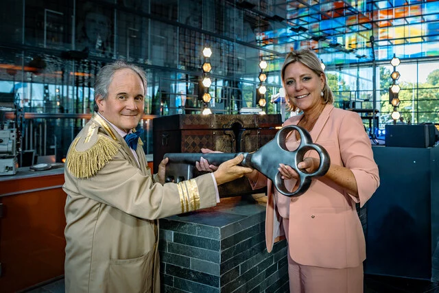 Beeld & Geluid-directeur Eppo van Nispen tot Sevenaer opent de Schatkamer met minister Rianne Letschert van OCW
