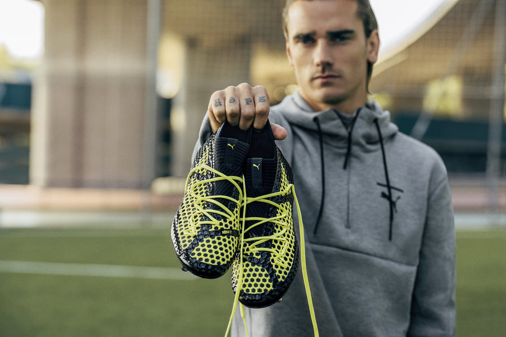 264715 18ss consumer ts football future launchedition portrait griezmann holdingboot 0380 rgb 0d332d large 1510904841