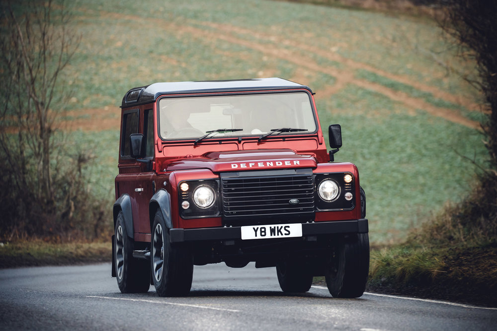 269832 00 land rover introduceert de defender works v8 4ffd4c large 1516093233