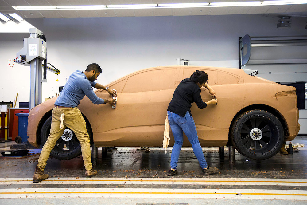 299148 00 jaguar i pace documentaire 54f8a5 large 1545049755