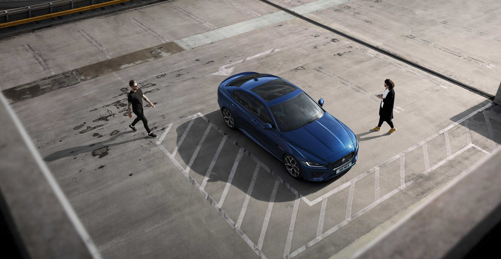 304777 00 jag xe 20my location glhd fcd8f9 large 1551175932