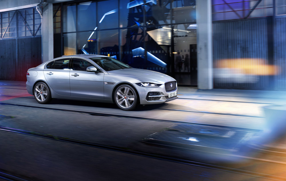 366790 jag xe 21my exterior 061020 028 glhd 5cfc2e large 1601906341