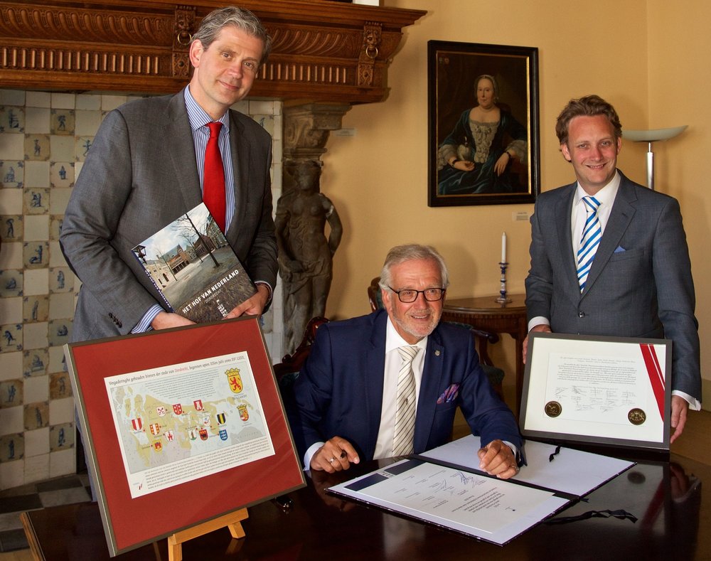 280258 20180516%20web%20ondertekening%20eerste%20vrije%20statenvergadering%20notulen c8cdfa large 1526481946