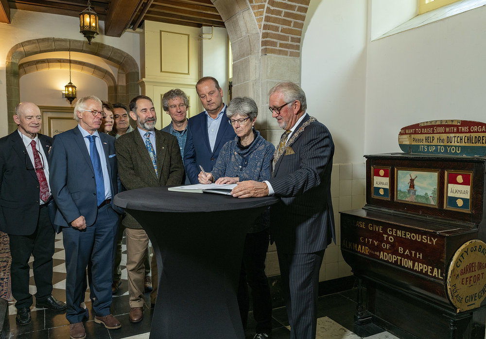 336255 ondertekenen%20leenovereenkomst%20bath%20orgel%20jjfoto 057dd4 large 1571404759