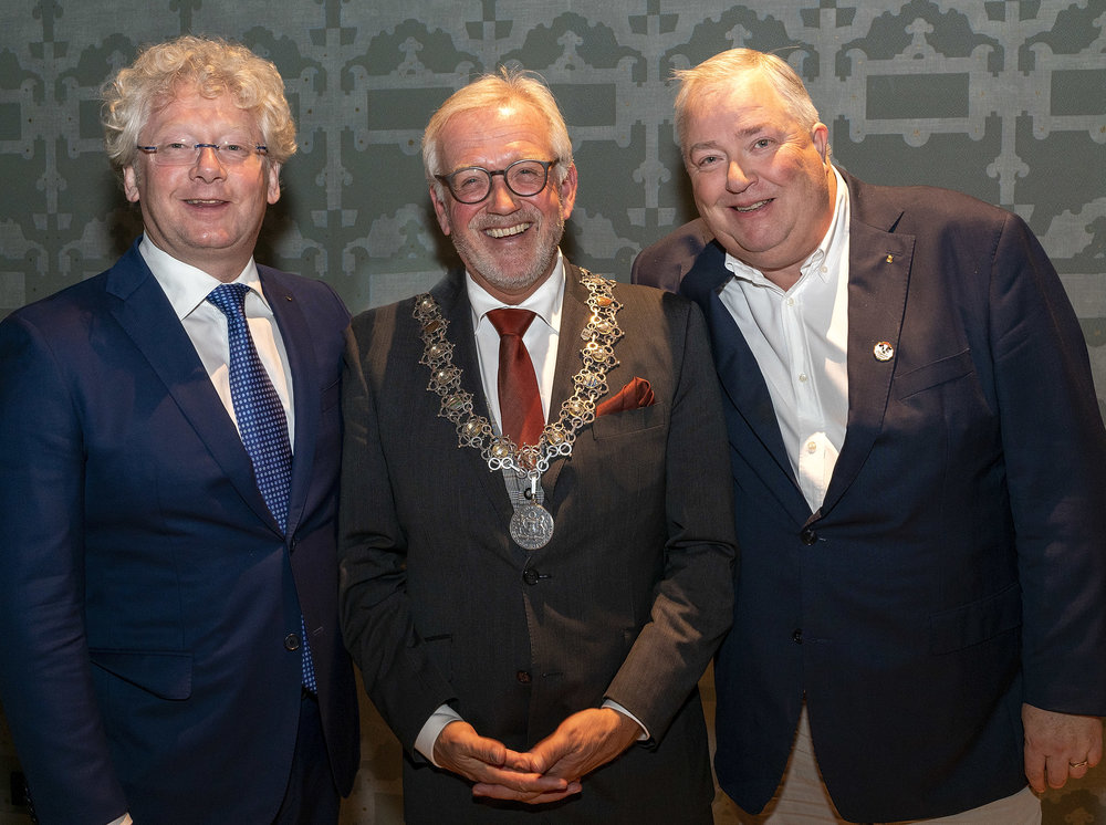 337124 ere%20insigne%20frans%20kramer%20%28links%29%20en%20gijs%20schot%20%28rechts%29%20%20jjfoto 38cace large 1572606332