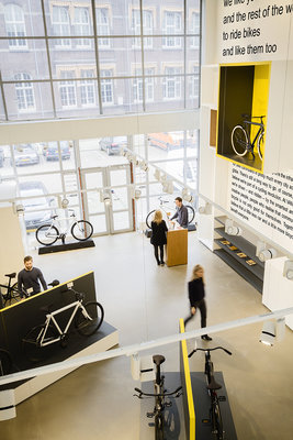 VANMOOF ADAM LR credits Charlotte Visser 5