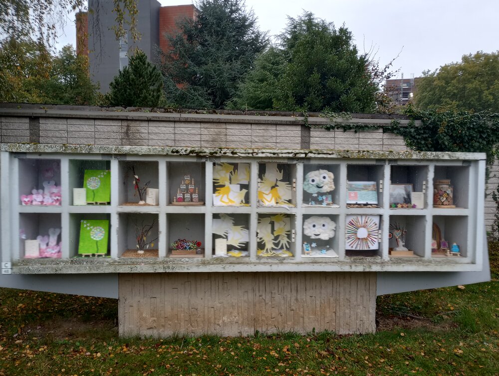 Urnenmuur Westerbegraafplaats.jpg