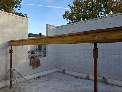 De bouw van de transitwoningen is gestart.