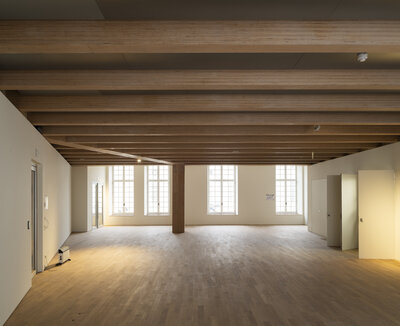 De ruimte voor lezingen op de eerste verdieping.  © Michiel De Cleene