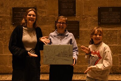 Vier generaties zijn vertegenwoordigd met elk een tijdcapsule. Hier: Atheneum Mariakerke.