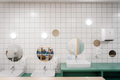 Een van de ruimtes in het gloednieuwe internaat.