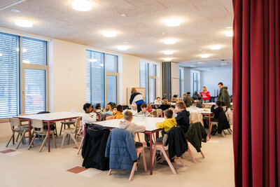 Een van de gedeelde ruimtes in de nieuwe school naast het internaat.