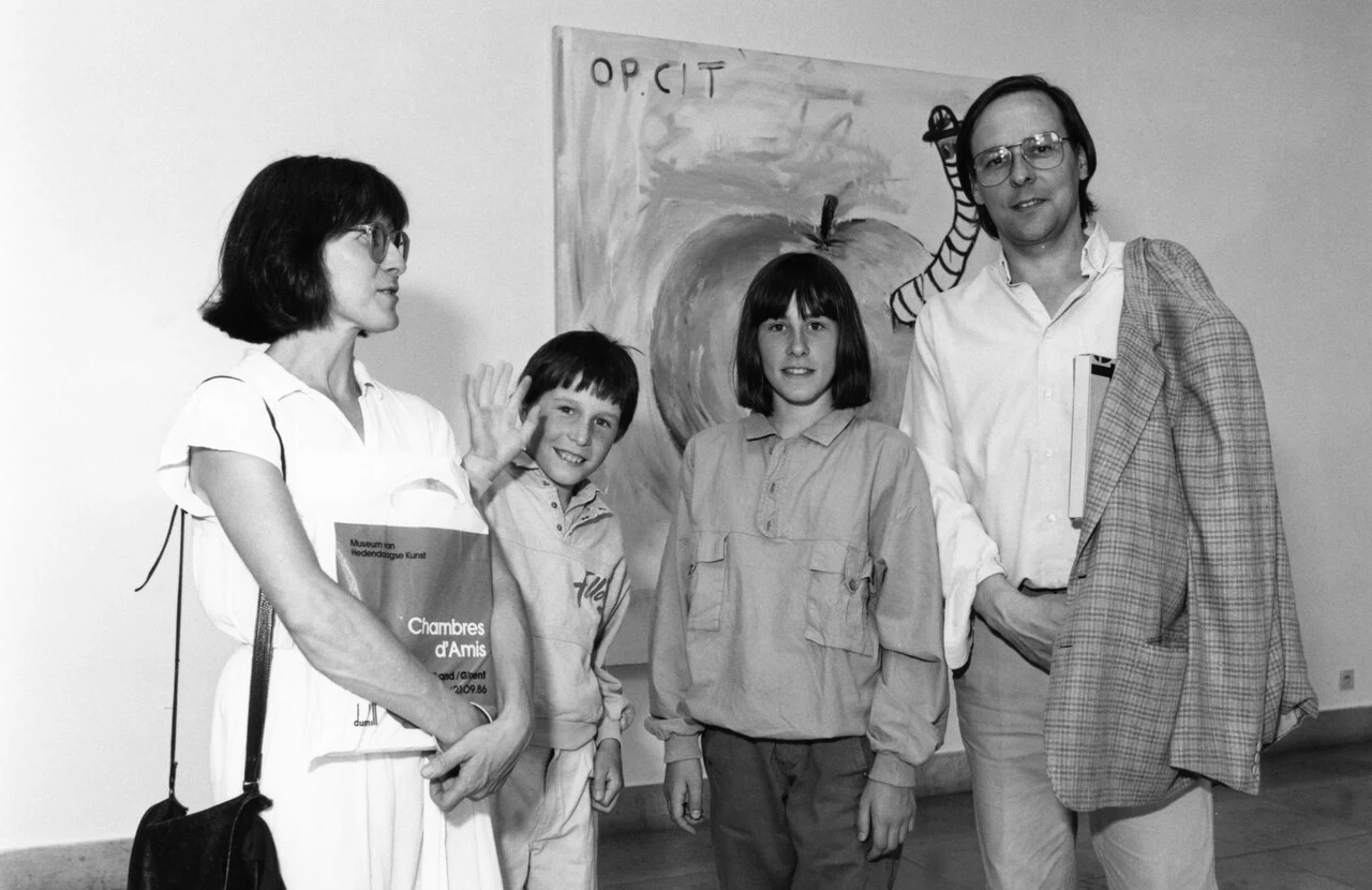 Bezoekers van Chambres d'Amis in 1986. Het S.M.A.K. is op zoek naar meer beelden van toen.