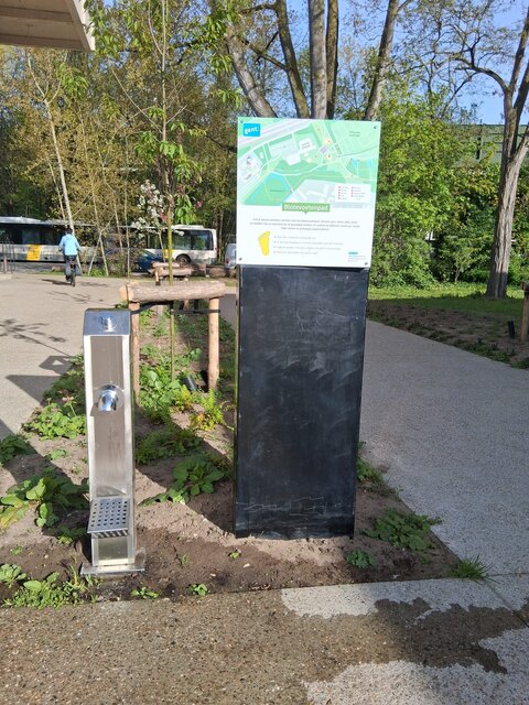 De kaart met het nieuwe pad en de nieuwe sproeier.