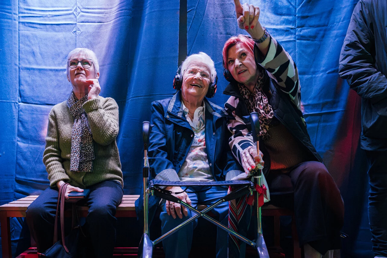 Bewoners van De Liberteyt op hun expo in het S.M.A.K.