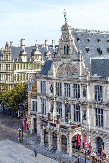 De schouwburg op het Sint-Baafsplein