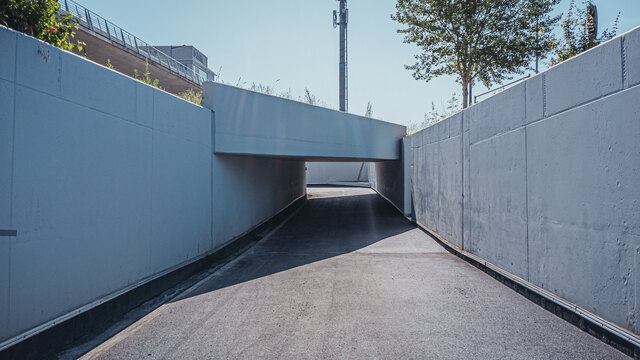 De nieuwe fiets- en voetgangerstunnel aan The Loop.jpg
