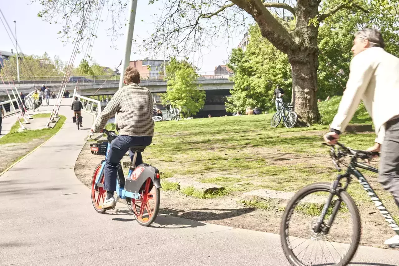 Cycling in Ghent_bicycle share_City of Ghent.jpg
