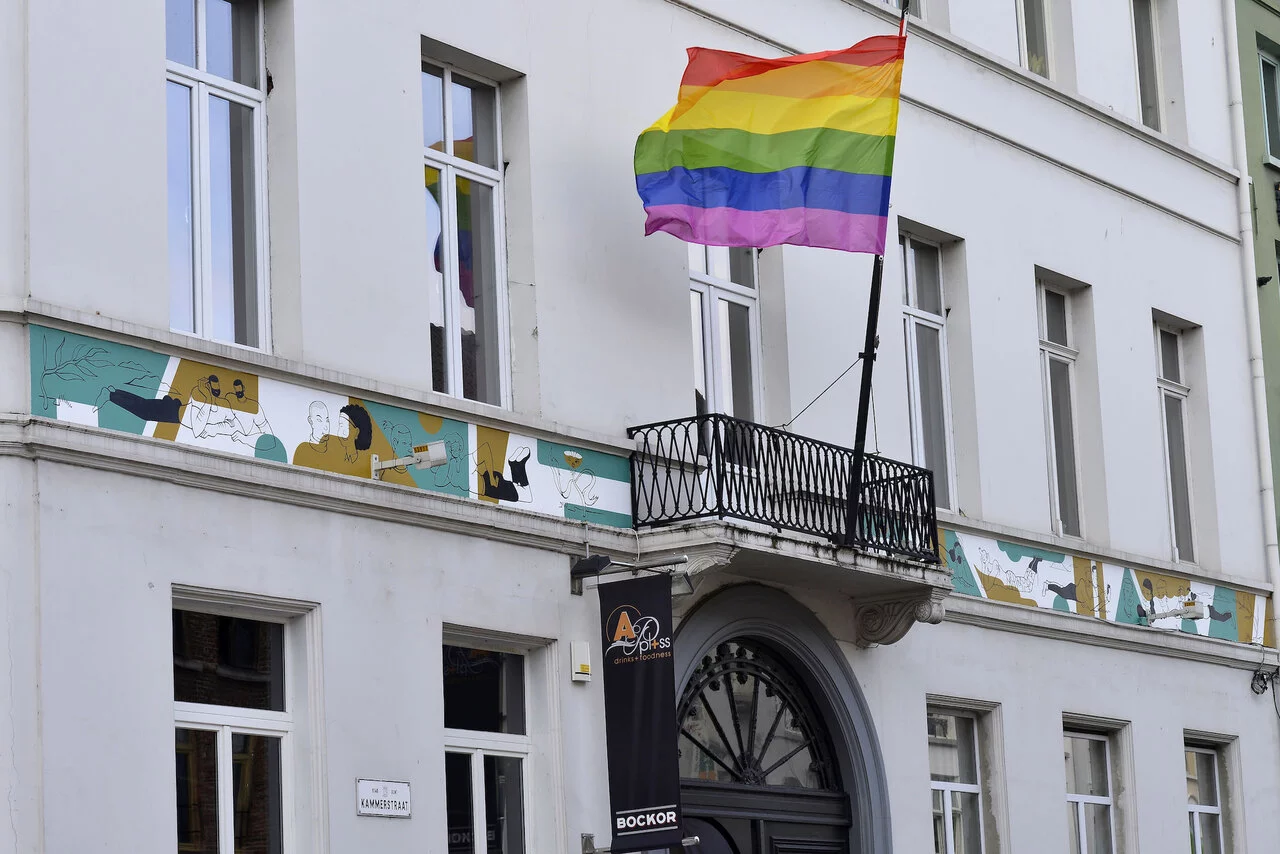 Regenbooghuis Magenta in de Kammerstraat.
