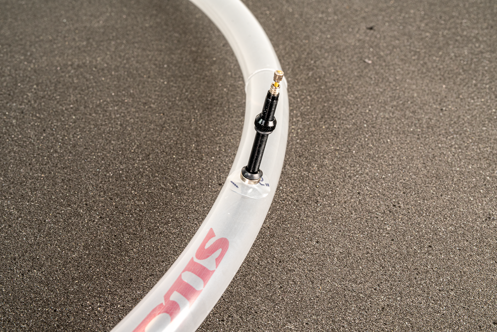 TPU_valve_on_grey_DSC_3556.png