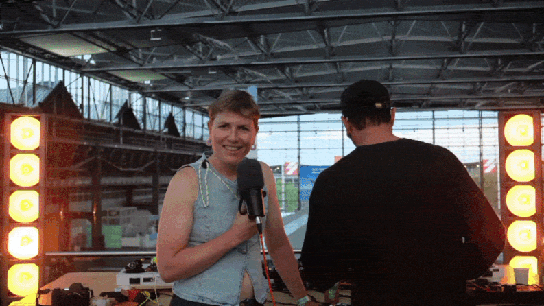 D3D9A131-DCE3-43A3-90AE-8644FF98EADE-ezgif.com-resize.gif