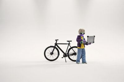 2022_SuperThieves_S3Dark_Uncropped_Still_10