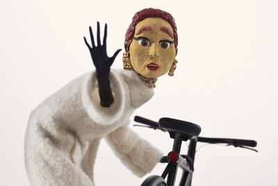 2022_SuperThieves_S3Dark_Uncropped_Still_15