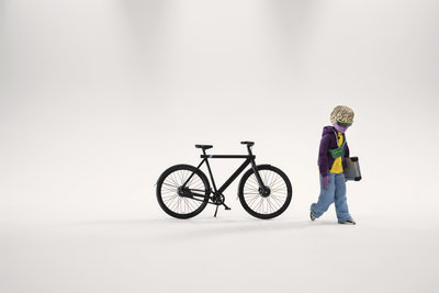 2022_SuperThieves_S3Dark_Uncropped_Still_11