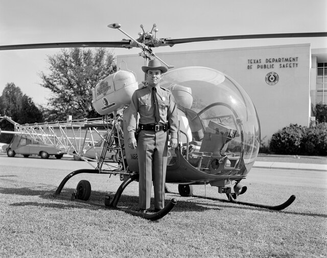 1967-10-27_Helicopter and Pilot_H1131-01.jpg