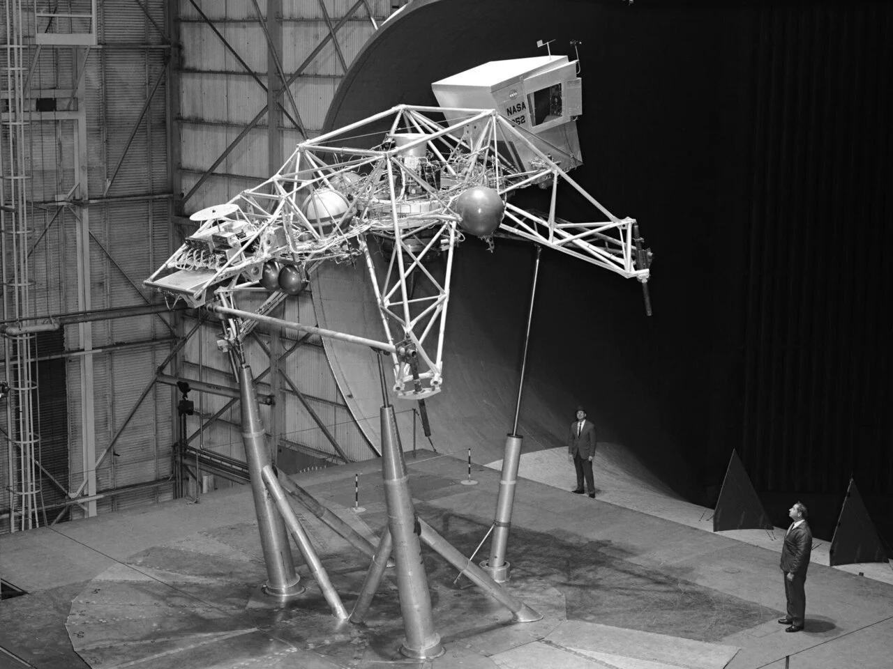 1969, Bell Lunar Landing Training Vehicle (LLTV)