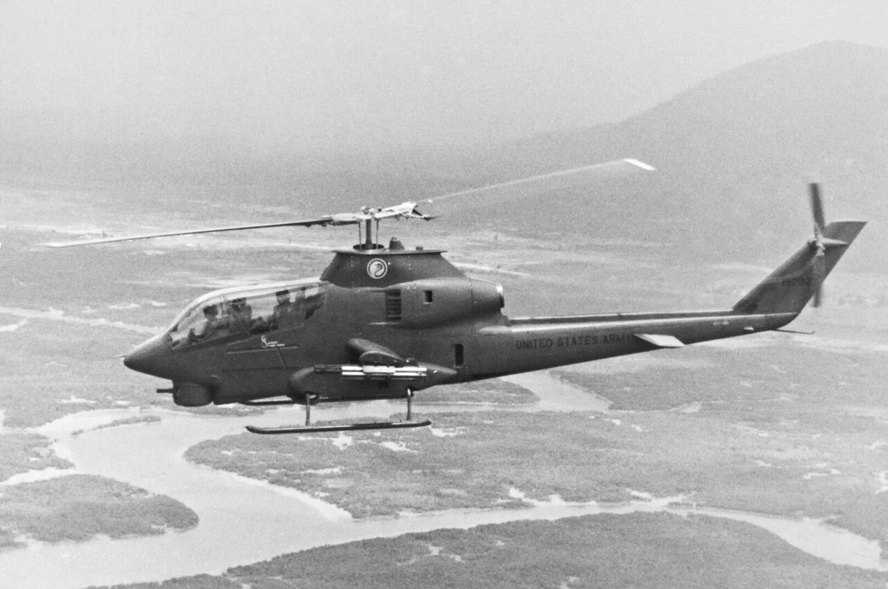 Presentation-007014 ah-1g.jpg