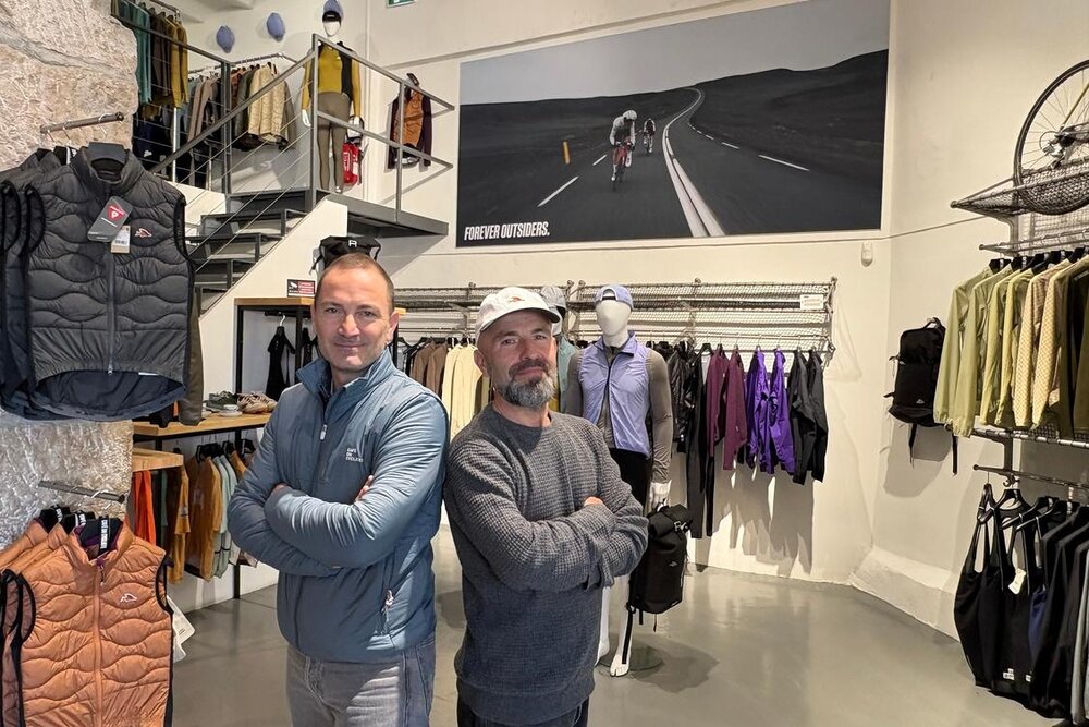 On vous explique pourquoi la marque niçoise Le Café du Cycliste est maillot jaune du segment du t...