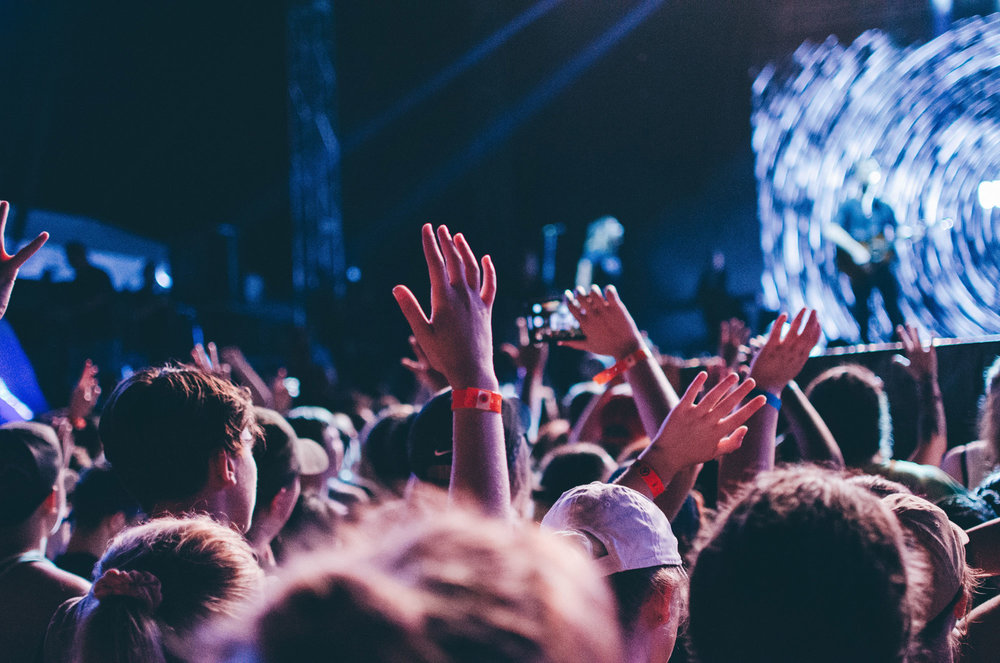 383555 festival fans 3477ba large 1617104603