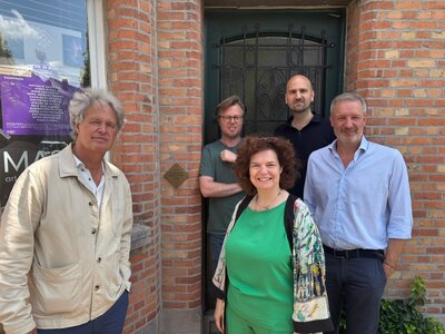 (vlnr) Schepen Wout Maddens, Thomas Allaert, schepen Hannelore Vanhoenacker,Sigert Defrancq en Tom Adins (c) Kortrijk