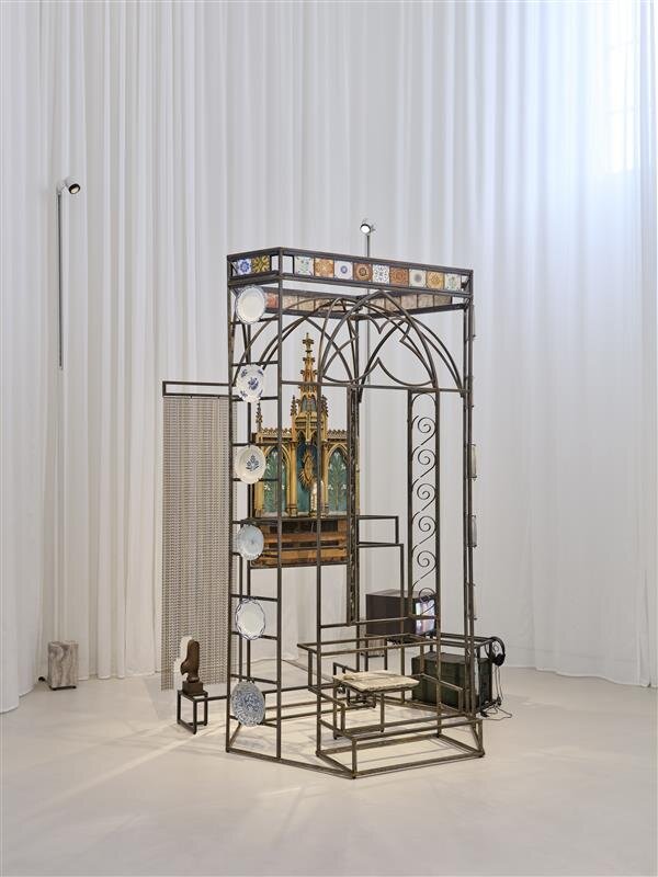 © We document art - Zhixin Angus Liao, The Crowns and The Chapel (1973)
