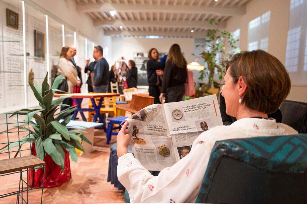 Welkom in de Living van Abby. Nestel je gerust in een makkelijke zetel. (c) Stad Kortrijk - fotograaf David Barbe