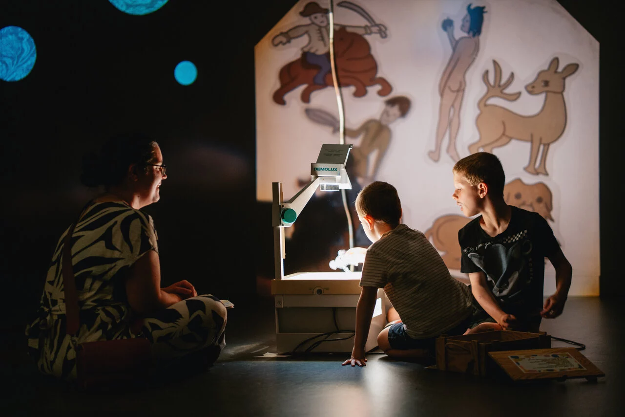 Happertje Go! is het familieparcours Schatten van Vlieg in museum Texture.(c) Stad Kortrijk