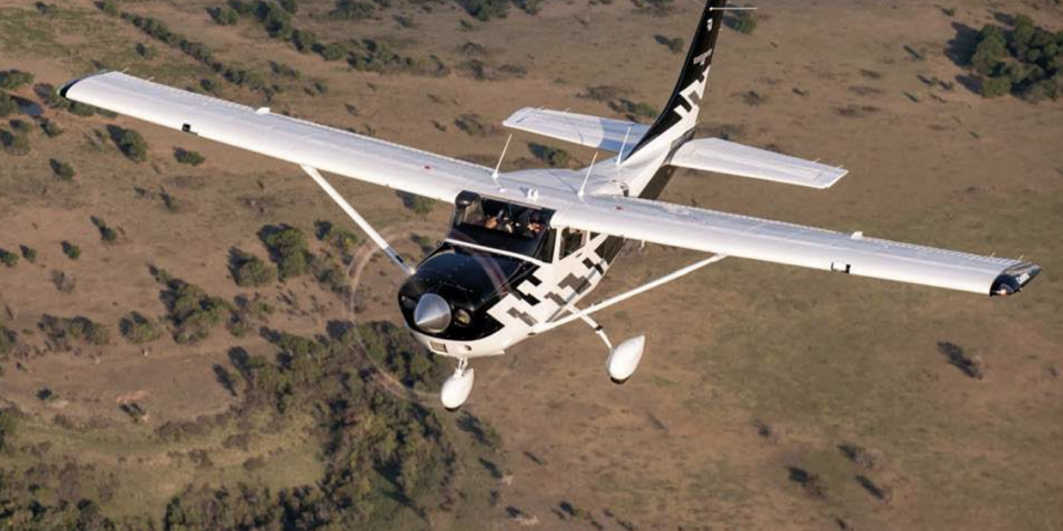 206 Stationair: grande tourisme ou pick-up. Un avion, deux missions