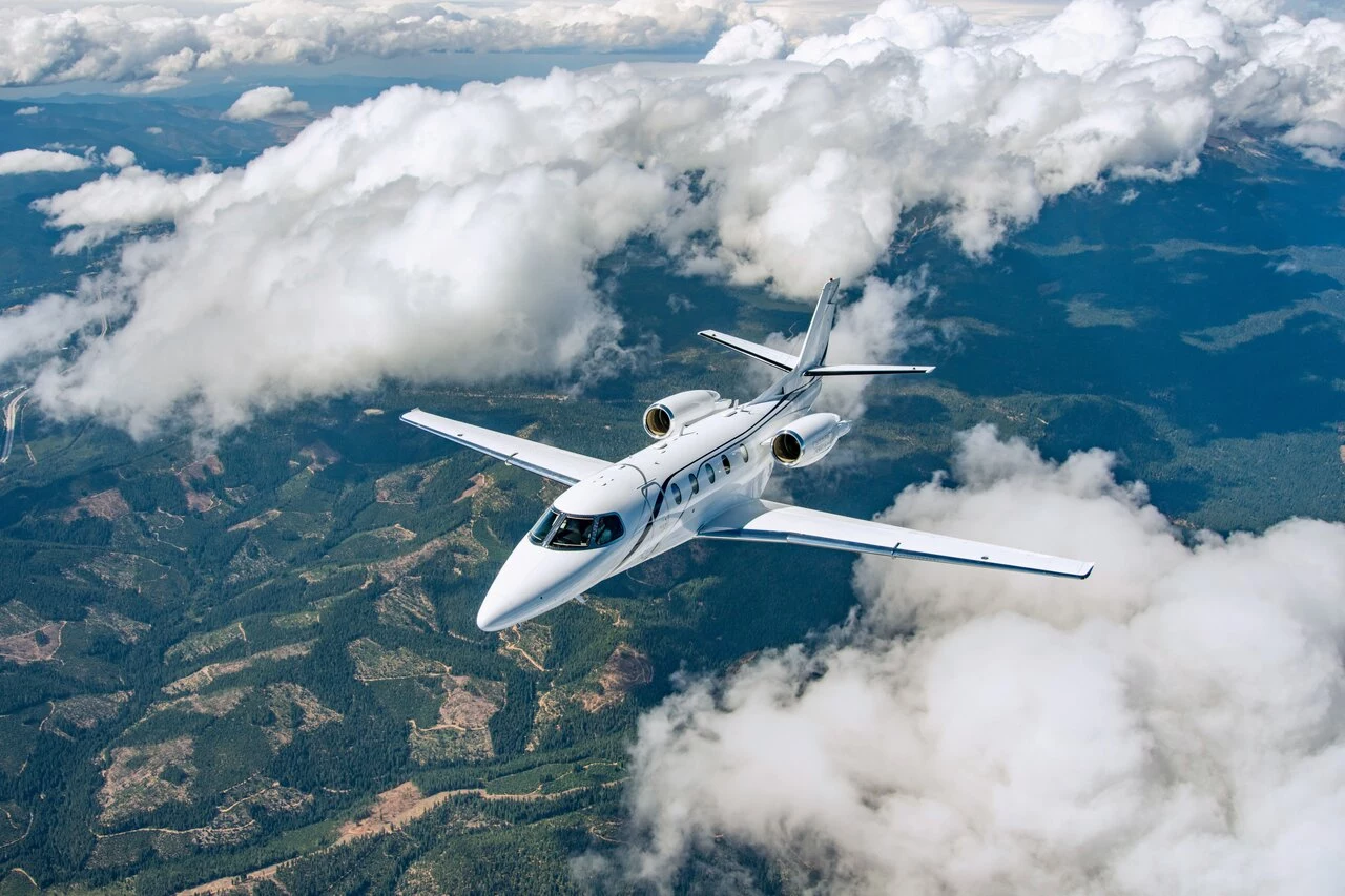 Cessna Citation Ascend air-to-air.jpg