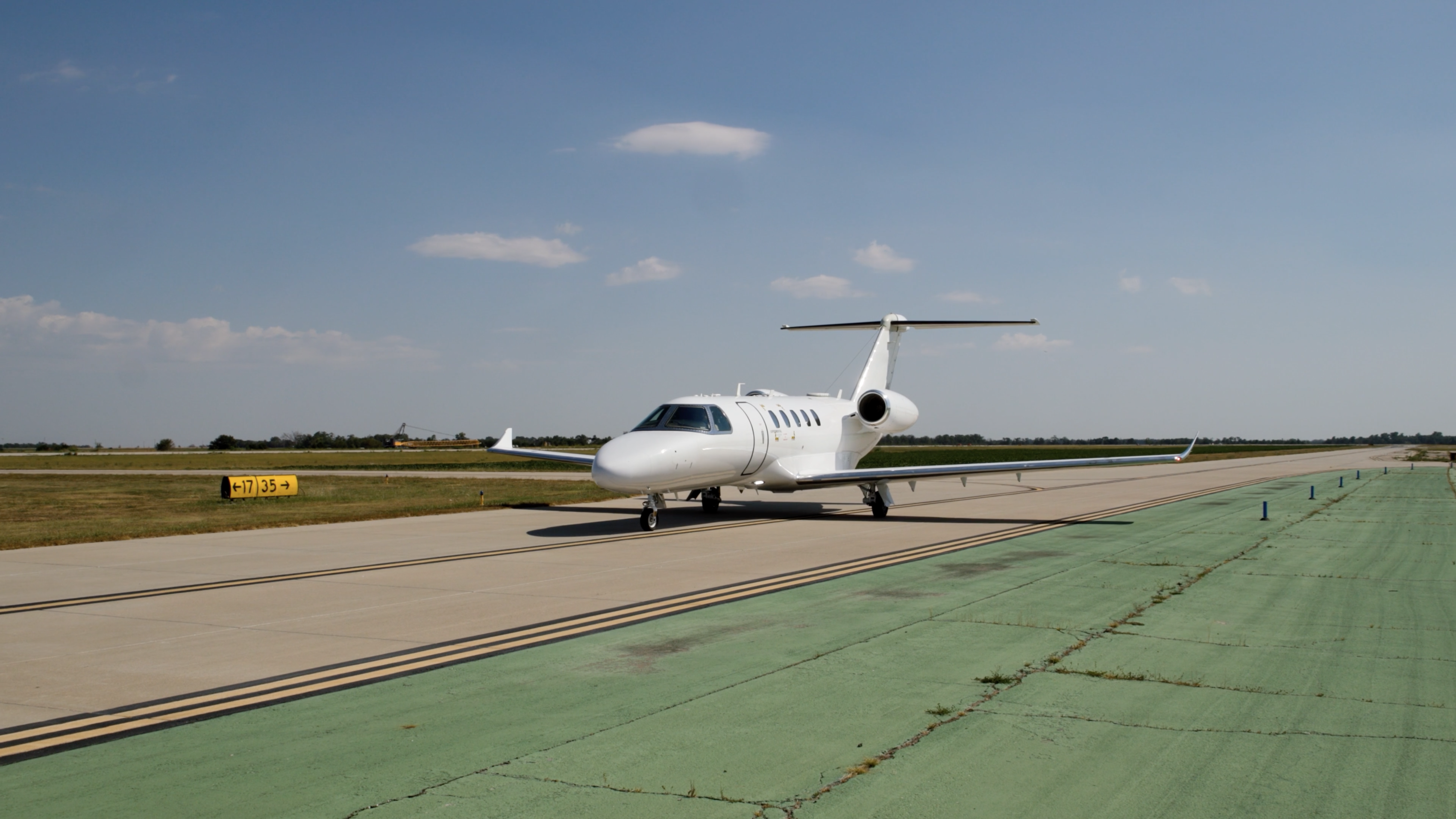 A Cessna Citation CJ4 Gen3 test article lands during a recent Garmin Emergency Autoland test..png