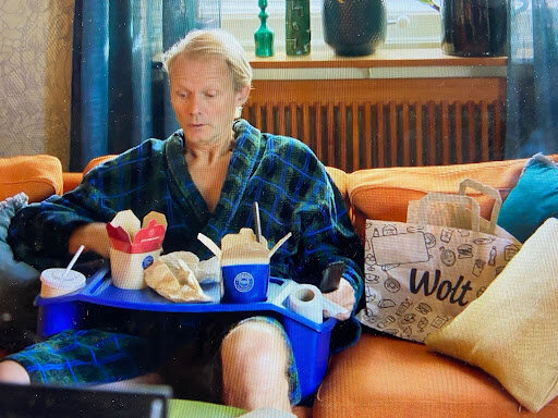 Tämä ei ole perinteistä mainontaa, vaan tapa näyttää, miten Wolt on luonnollinen osa ihmisten jokapäiväistä elämää