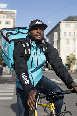 413900-Couriers_1-49bd2a-original-1641822181