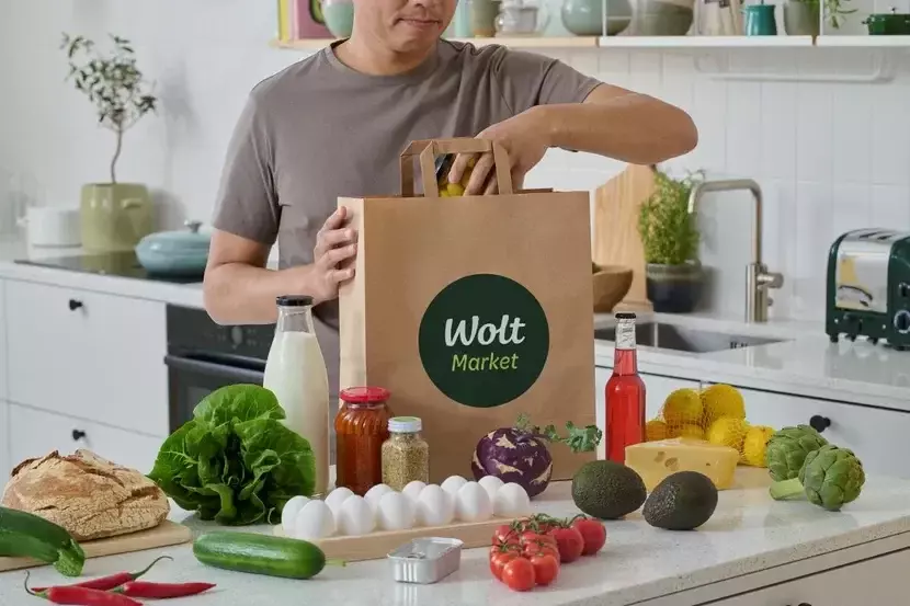wolt-market-photo-unpacking-6-334166-830x0.webp